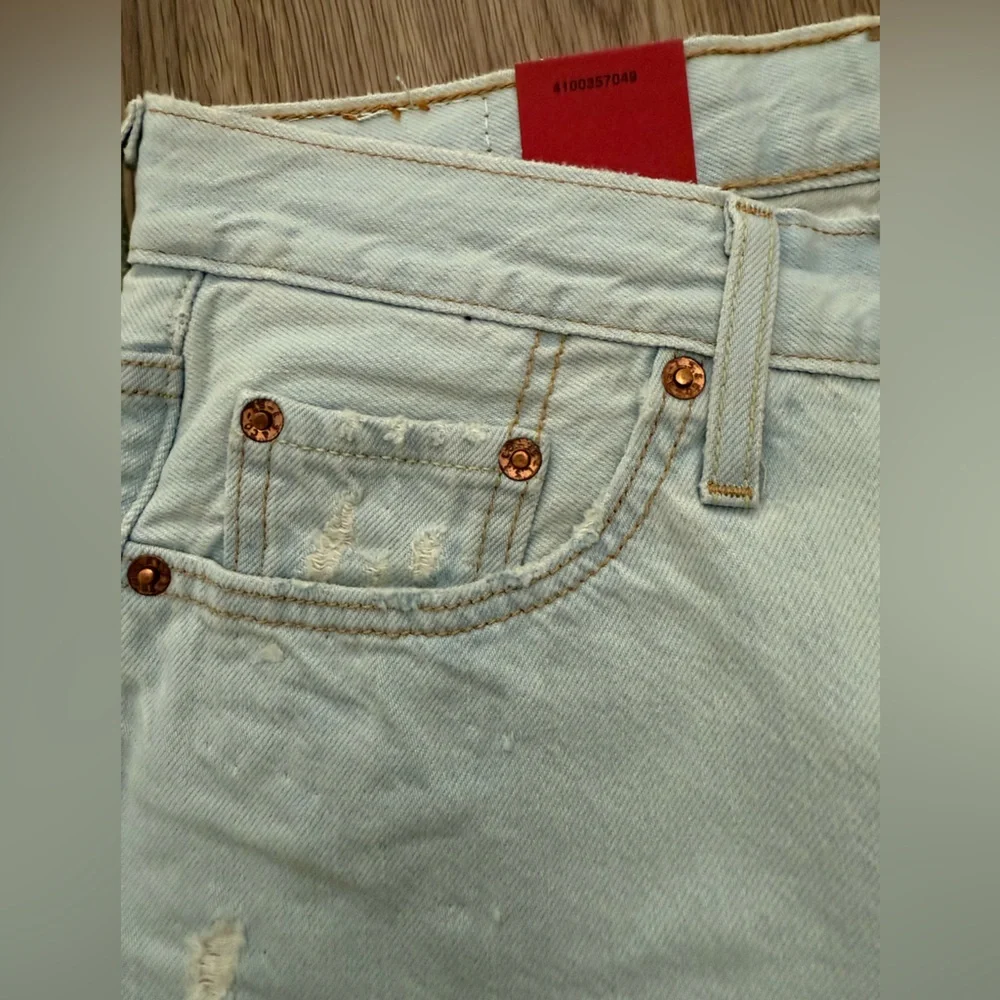 NWT Levi's 501 Cotton Ripped Tapered Juniors Women Jeans Size 24x28 - Picture 4 of 9